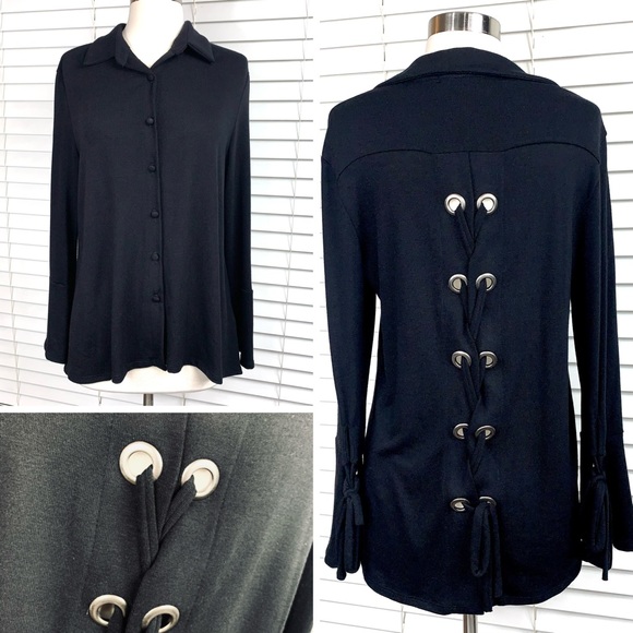 Anella Tops - NWT.🤩|•ANELLA•| Pretty Lace Up Back Button Down